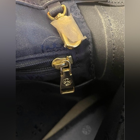 TORY BURCH Saffiano Leather Robinson Tote Navy Blue - Picture 8 of 8